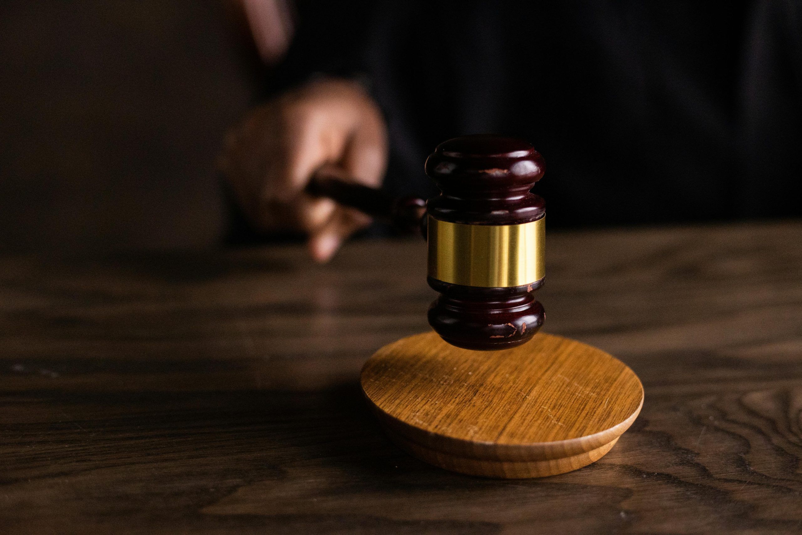 La funció qualificadora del registrador de la propietat: és possible revisar el fons d’una autorització judicial que autoritza la venda d’una finca en el marc d’un concurs de creditors?