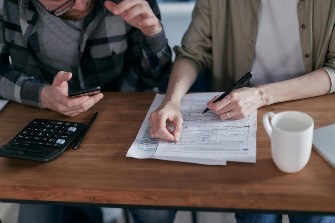 Tips on how to avoid debts when transferring a property